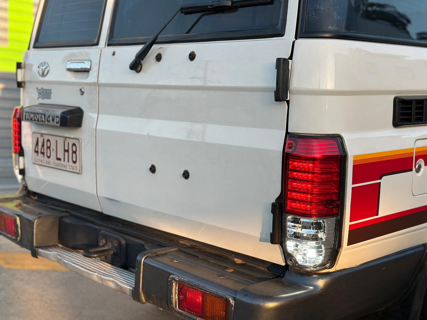 76 Series LED Taillights (Pair)